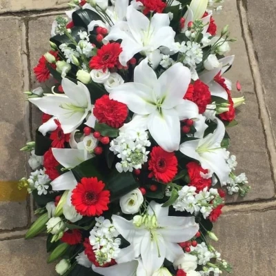 Red and white coffin - <p>Beautiful white and red coffin spray&nbsp;</p>